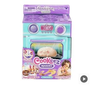Cookeez Makery Mystery plush baked treatz oven playset NWT